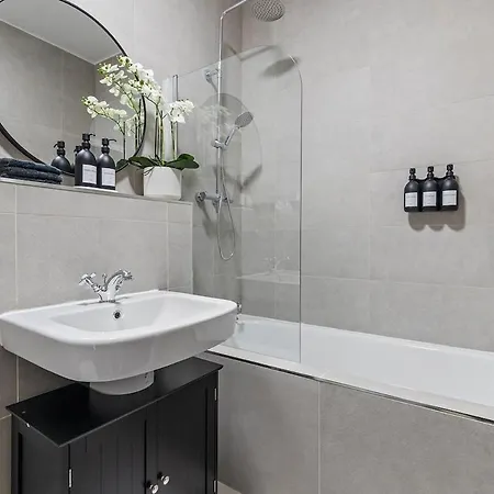 The Penthouse At Dane Court *