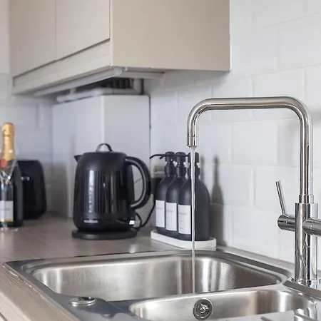 The Penthouse At Dane Court * Harrogate