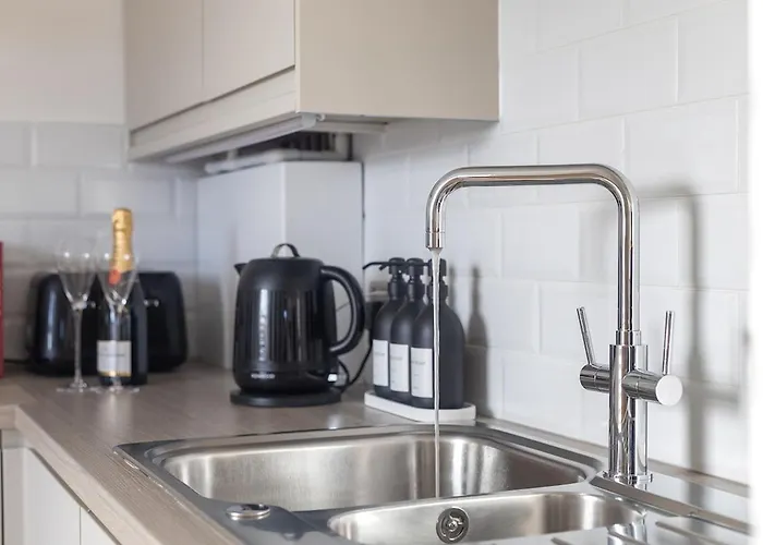 The Penthouse At Dane Court * Harrogate