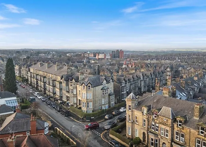 The Penthouse At Dane Court Apartment
