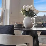 公寓 The Penthouse At Dane Court *