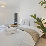 The Penthouse At Dane Court *