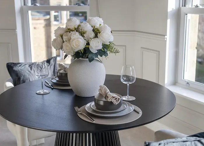 The Penthouse At Dane Court Appartement