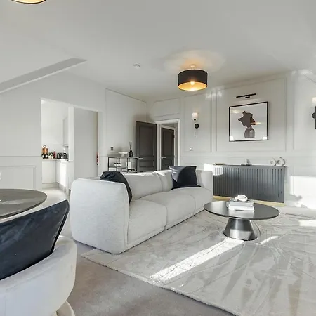 The Penthouse At Dane Court * הרוגייט