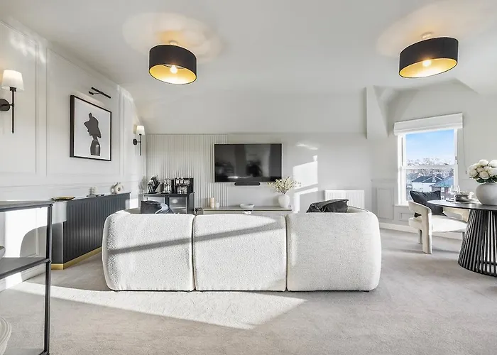 The Penthouse At Dane Court